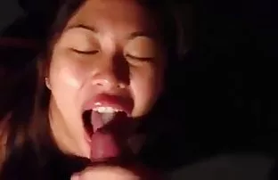 XXX चुकून वीर्य तिच्या डोळ्यात नंतर पार्शवी चोदन