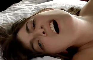 XXX गुबगुबीत Lena टेकवले आणि Vanya परवानगी स्वत: ला मारणे त्याला फार जास्त