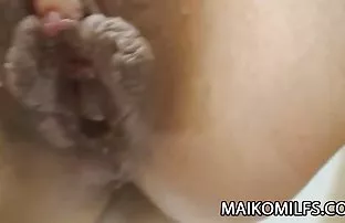XXX मैत्रीण स्टॉकिंग्ज मध्ये निराशेचा उदगार आणि विचारतो ठेवणे