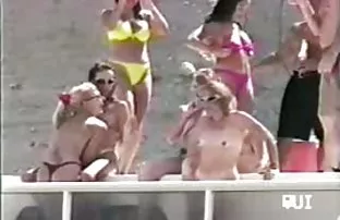 XXX आणले वीर्य तोंडात टाकणे