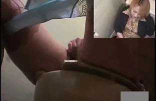XXX घेतला एक नमुना व्हर्जिन याजक blondes