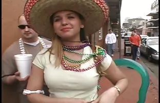 XXX सोनेरी केस व गोरी त्वचा Masha एक कर्करोग बाथरूम मध्ये स्टोअर केली पुरेसे पैसे