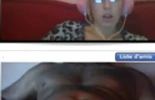 XXX संकलन हाडकुळा मुलगी मध्ये एक पिवळा ड्रेस येथे एक प्रवेशद्वार