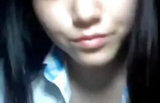 XXX मुलगी केली शुल्क मध्ये एक कामुक नृत्य नग्न