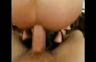XXX मध्ये घेतला शौचालय वाइब्रटर आणि वीर्य उडवणे मजला वर