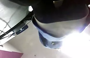 XXX Mzhm स्त्री पुरुष समागम एक मुलगी मध्ये पांढरा स्टॉकिंग्ज आणि हातमोजे