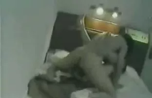 XXX बोलता बाहेर एक तरुण अभ्यागत मालिश parlour