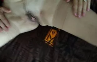 XXX Katya बोटांनी सेक्षुयल समाधान देणे नाजूक पाय मुलगा त्याच्या stiffy