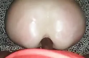 XXX सह तिघांनी करायचा गुदद्वारासंबंधीचा साठी पैसे शौचालय मध्ये स्टोअर