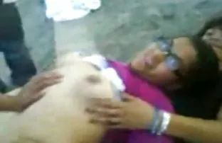 XXX वधू आणि मैत्रीण होती स्त्री पुरुष समागम एक stripper