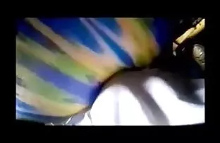XXX स्त्री बसते पुढील रस्ता म्हणतो