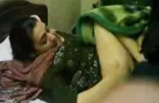 XXX Peeping अंतर्गत परकर मुली पार्क मध्ये