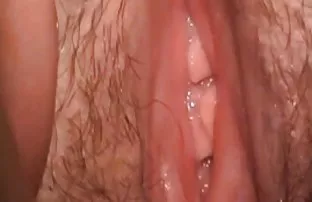 XXX पार्शवी चोदन तरुण दाट तपकिरी रंगाचे केस एक गरम पुरुष