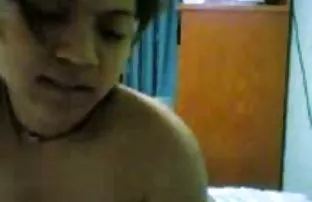XXX पासून कुलशेखरा धावचीत त्याच्या अर्धी चड्डी एक कातडयाचा-वर ठेवले आणि