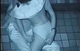 XXX Katya Stripping आणि चिडवणे भव्य स्तन