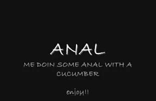 XXX सडपातळ दाट तपकिरी रंगाचे केस वागणे पलंग वर